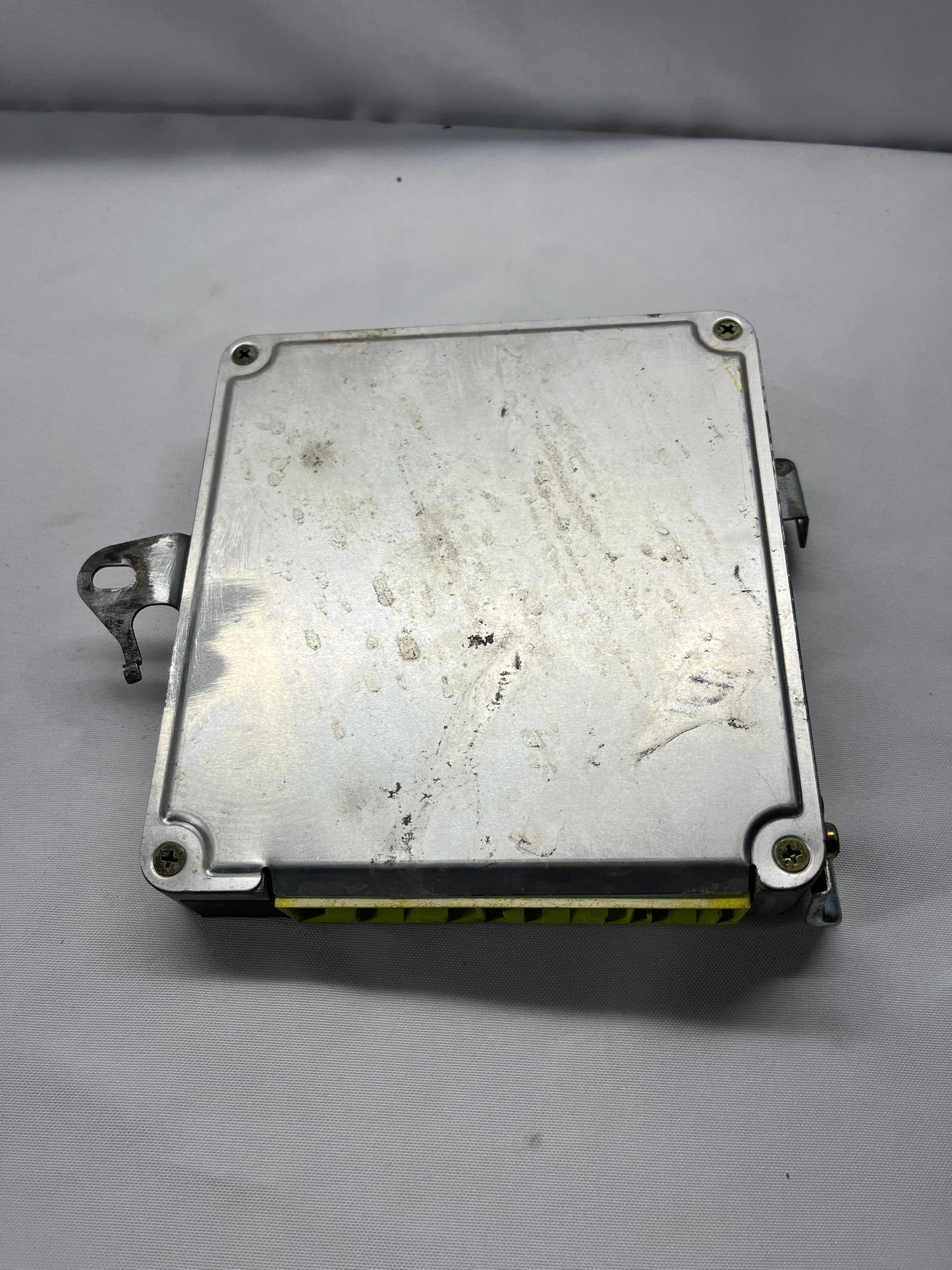 Used OEM Engine Control ECU ECM A/T 3.0 V6 3VZE 89661-35120 - Toyota 4Runner - 1988-1989