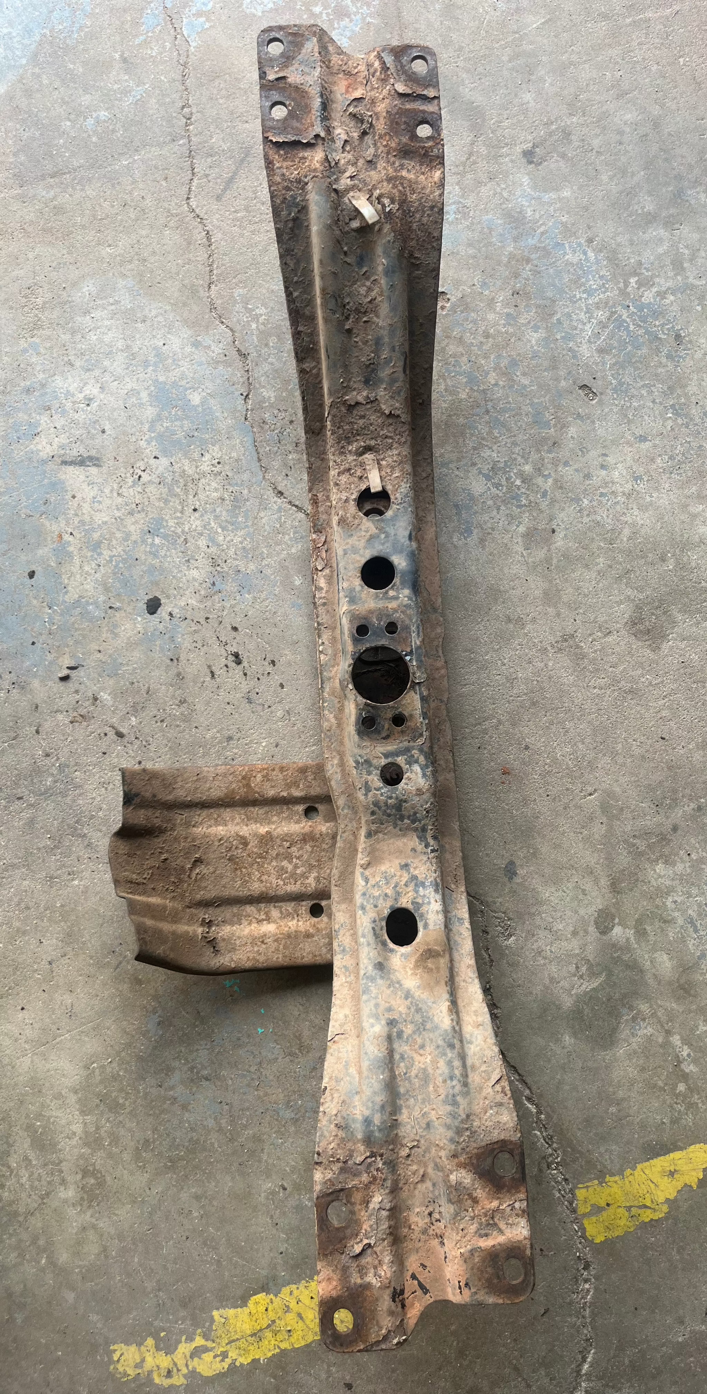 Used OEM 4x4 Transmission/Transfer Case Crossmember - Toyota 4Runner & Pickup - 1988-1995