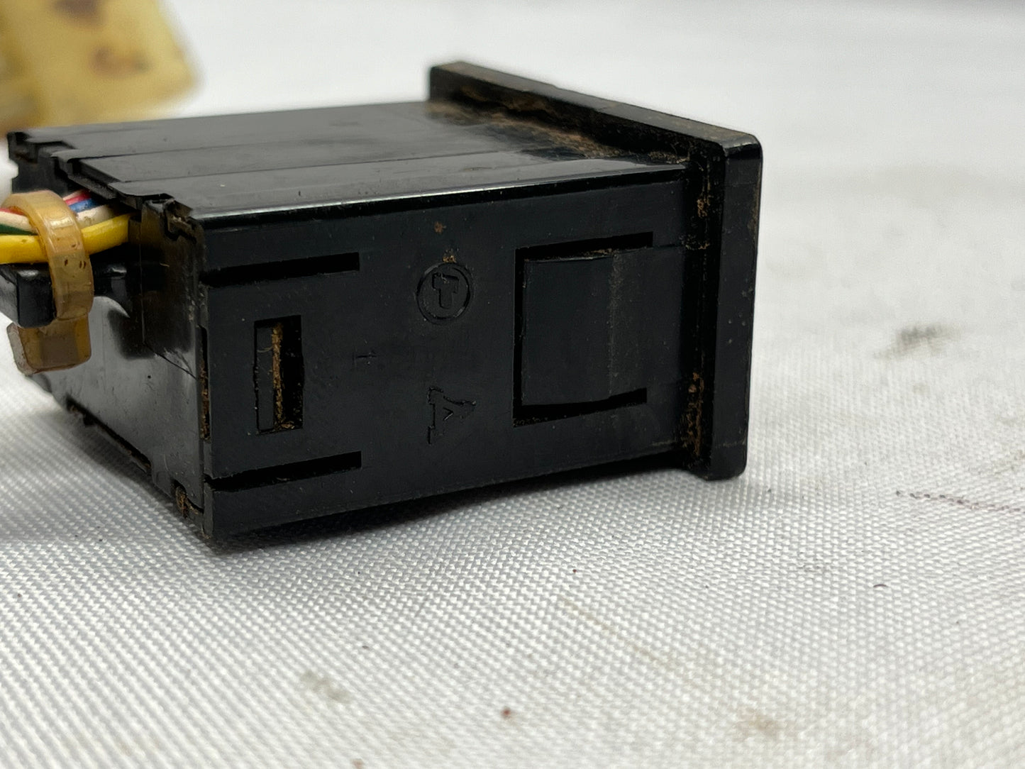 Used OEM ECT Button - Toyota 4runner & Pickup - 1986-1989